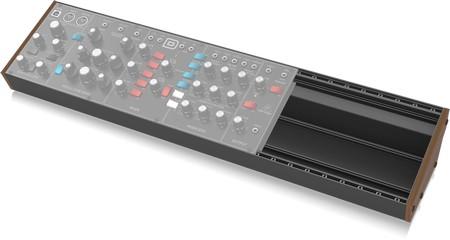 BEHRINGER EURORACK 104 HP SKIFF CASE