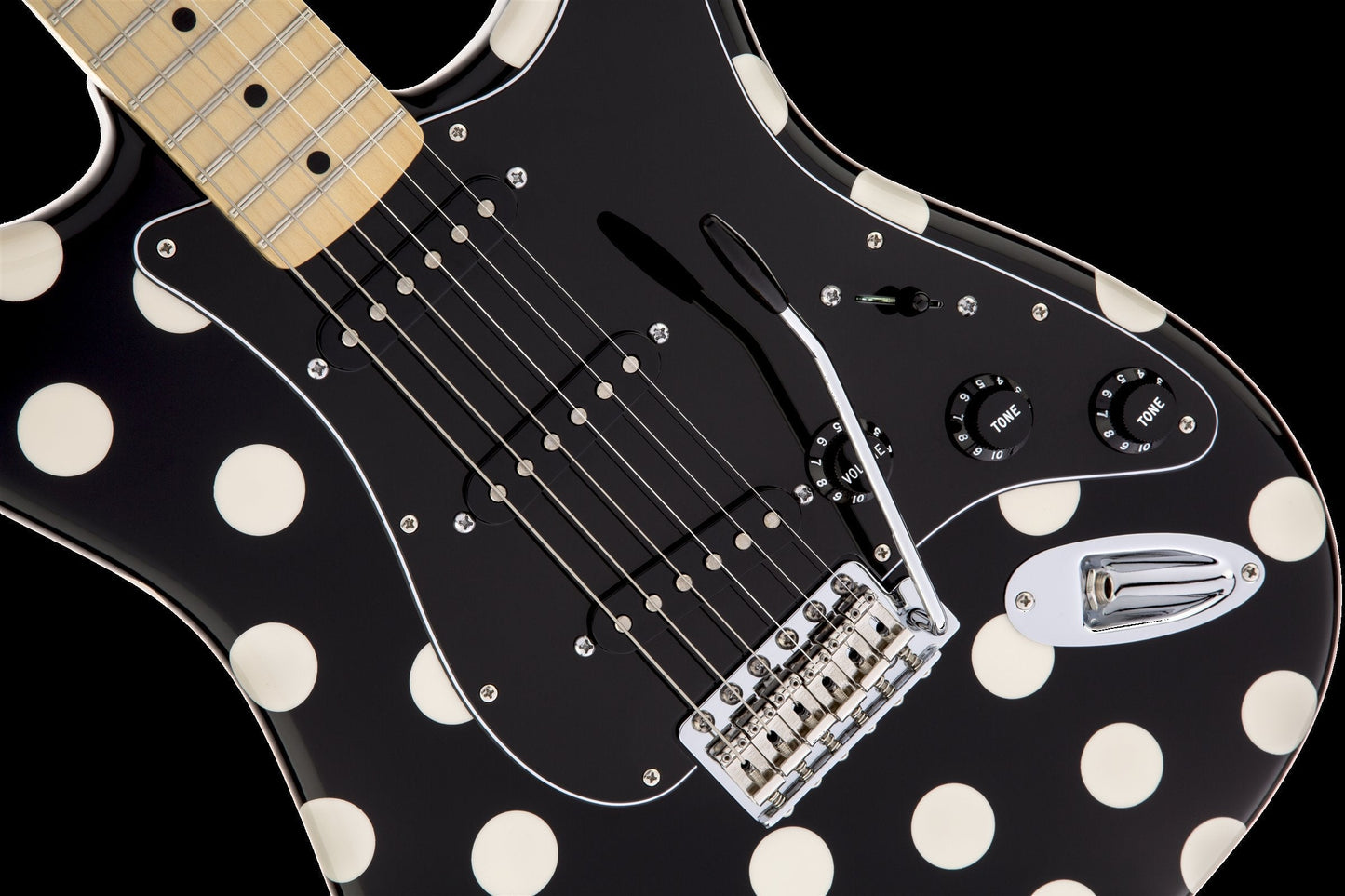 Fender Buddy Guy Standard Stratocaster, Maple Fingerboard in Polka Dot Finish