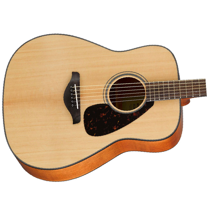 Yamaha GIGMAKERFG800 Solid Top Acoustic Guitar Pack in Natural Gloss