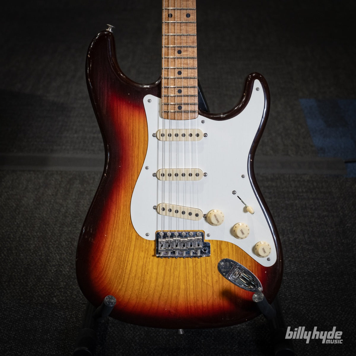 Fender Custom Shop Limited Edition '58 Stratocaster Journeyman Relic with Closet Classic Hardware Electric Guitar in Chocolate 3-Color Sunburst