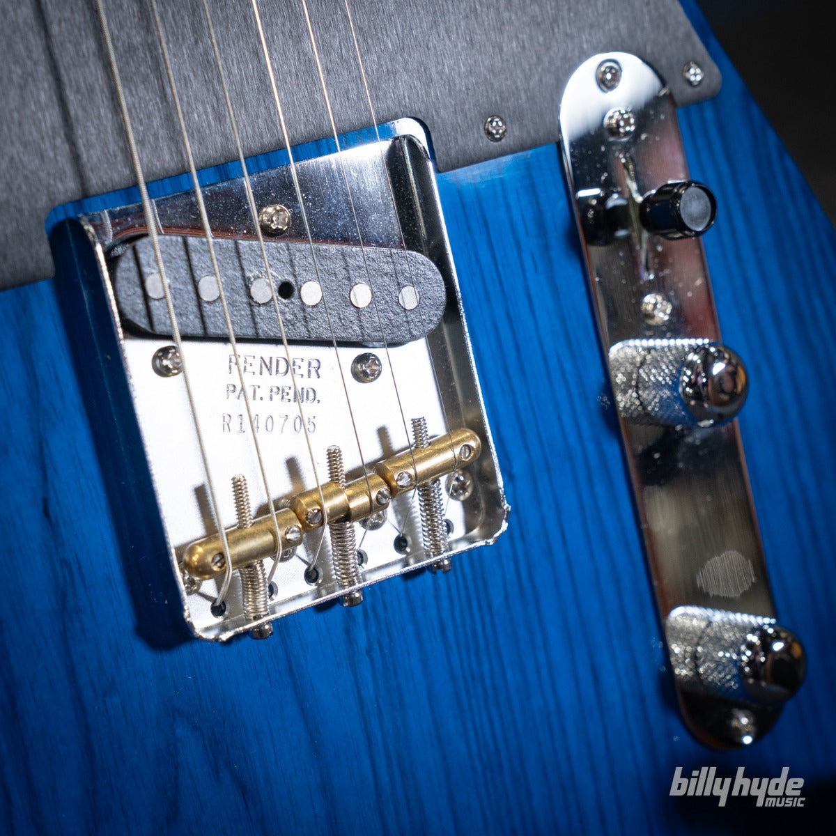 Fender Custom Shop American Custom Telecaster NOS Electric Guitar in Sapphire Blue Transparent