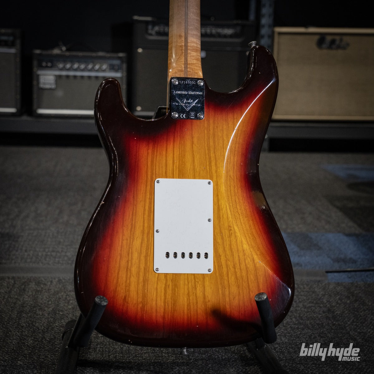 Fender Custom Shop Limited Edition '58 Stratocaster Journeyman Relic with Closet Classic Hardware Electric Guitar in Chocolate 3-Color Sunburst