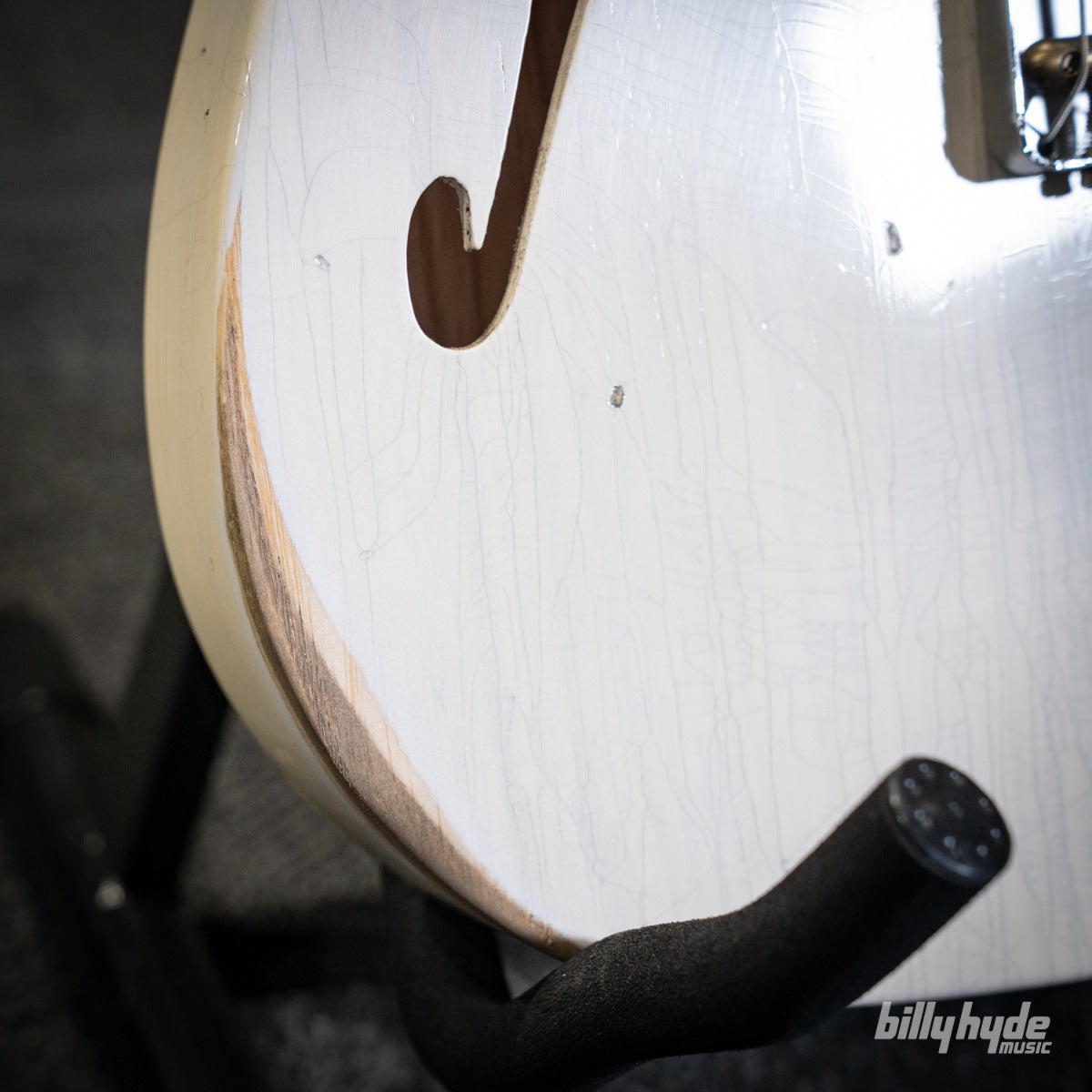 Fender Custom Shop Limited Edition Nocaster Thinline Relic Electric Guitar in Aged White Blonde