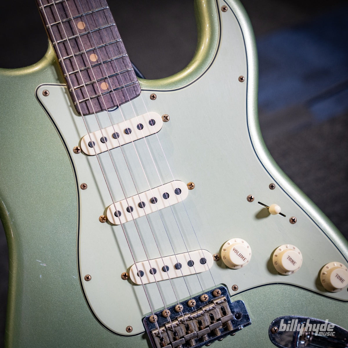 Fender Custom Shop 1959 Stratocaster Journeyman Relic Electric Guitar in Faded Aged Sage Green Metallic
