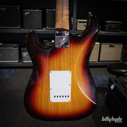 Fender Custom Shop Limited Edition '58 Stratocaster Journeyman Relic with Closet Classic Hardware Electric Guitar in Chocolate 3-Color Sunburst