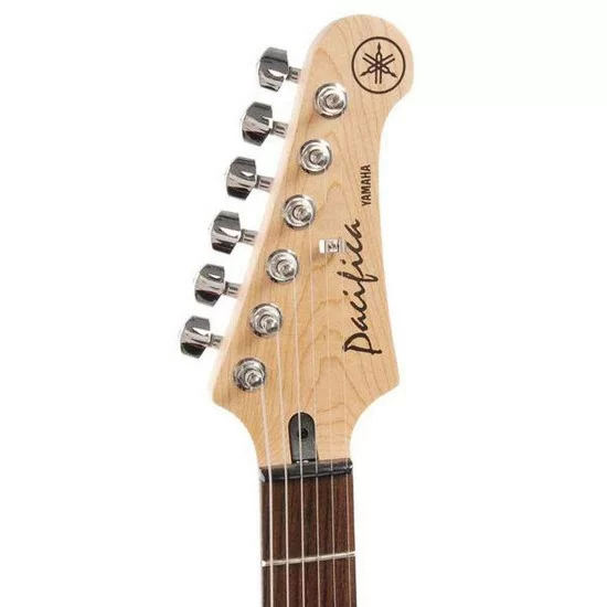 Yamaha Pacifica PAC112J in Lake Placid Blue