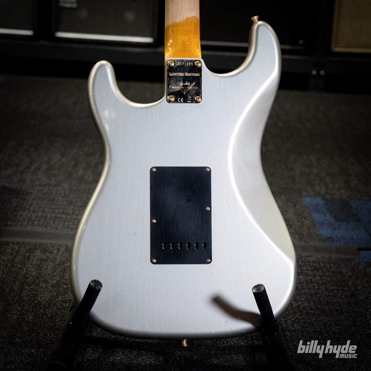 Fender Custom Shop Limited Edition 1965 Dual-Mag Stratocaster Journeyman Relic with Closet Classic Hardware Electric Guitar in Aged Inca Silver