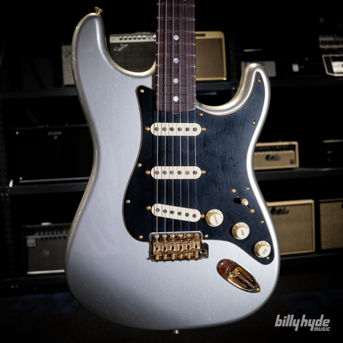 Fender Custom Shop Limited Edition 1965 Dual-Mag Stratocaster Journeyman Relic with Closet Classic Hardware Electric Guitar in Aged Inca Silver