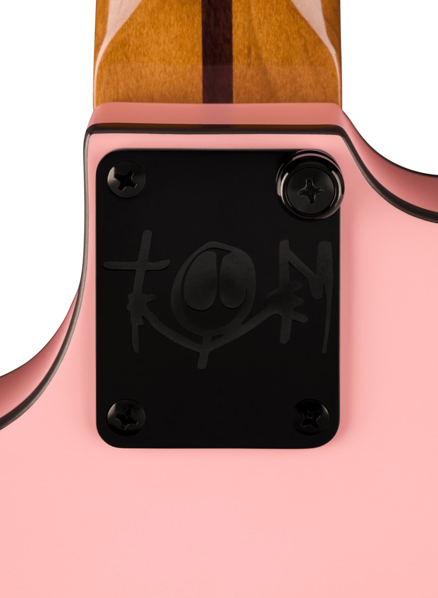 Fender Tom DeLonge Starcaster in Satin Shell Pink