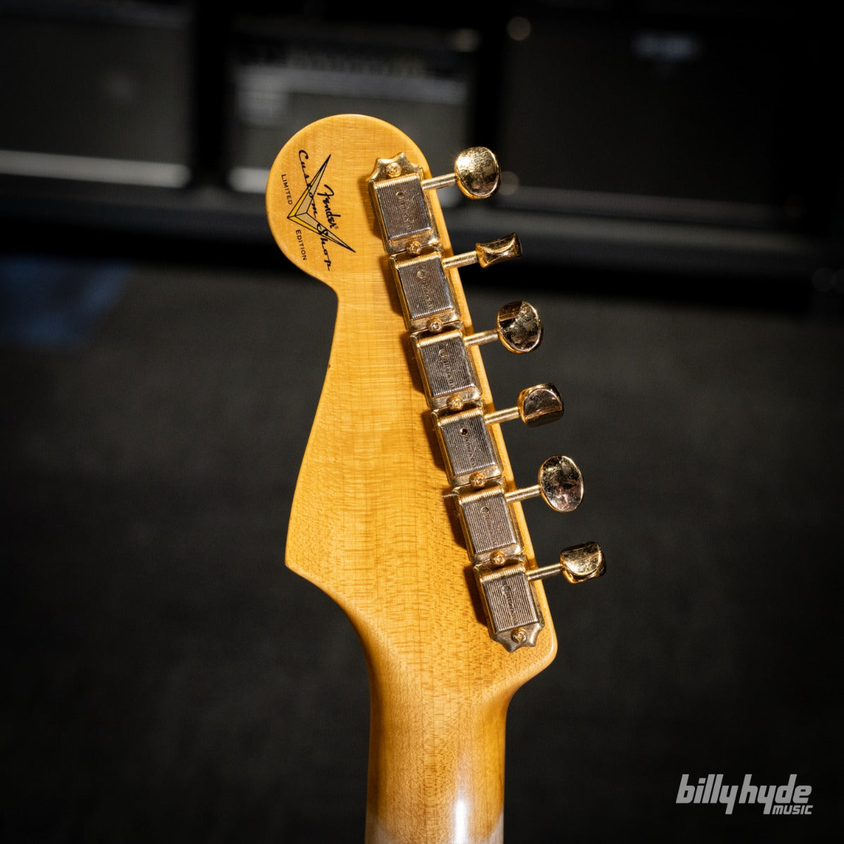 Fender Custom Shop Limited Edition 1965 Dual-Mag Stratocaster Journeyman Relic with Closet Classic Hardware Electric Guitar in Aged Inca Silver