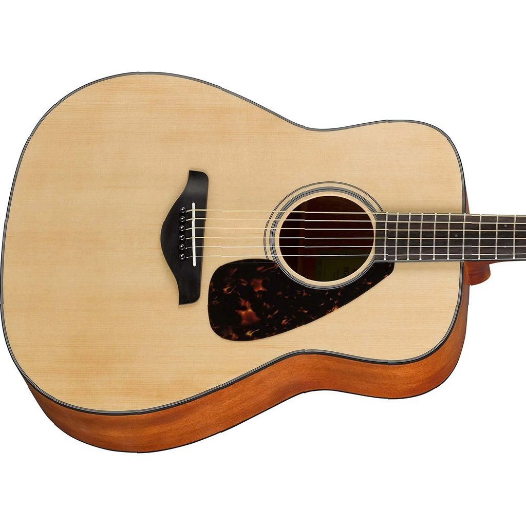 Yamaha GIGMAKERFG800 Solid Top Acoustic Guitar Pack in Matte Finish