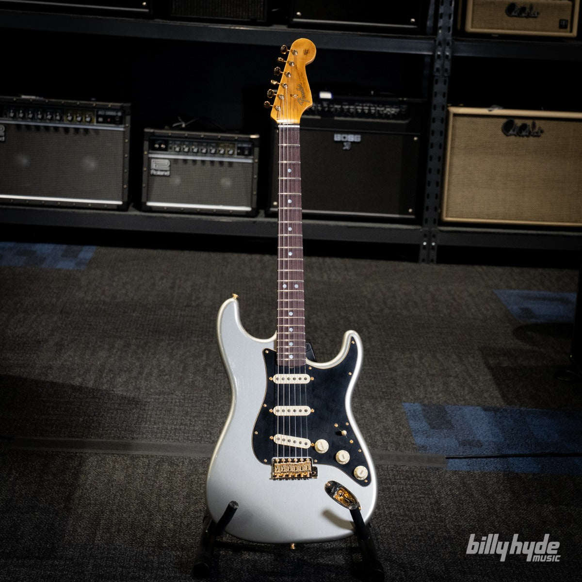 Fender Custom Shop Limited Edition 1965 Dual-Mag Stratocaster Journeyman Relic with Closet Classic Hardware Electric Guitar in Aged Inca Silver