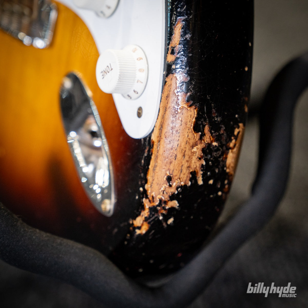 Fender Custom Shop Limited Edition 70th Anniversary 1954 Stratocaster Heavy Relic Electric Guitar in Wide-Fade 2-Color Sunburst